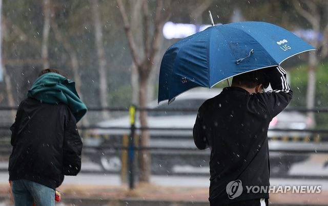 돌풍에 우박까지, 변덕 심한 4월의 주말