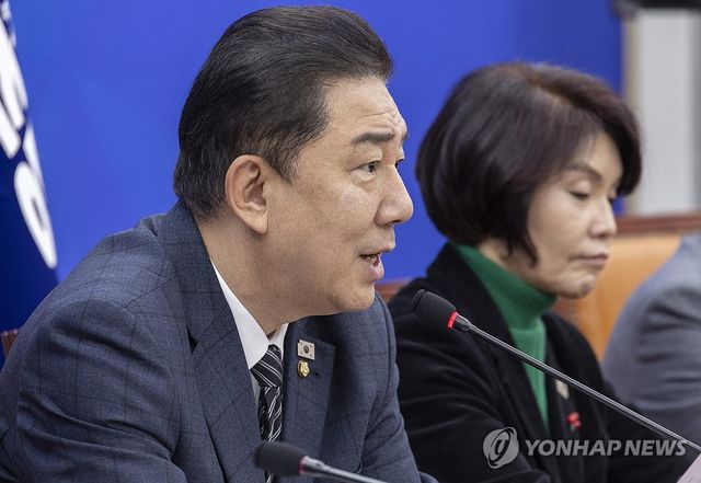 김병기 원내대표, 홈플러스 문제 해결책 찾아야