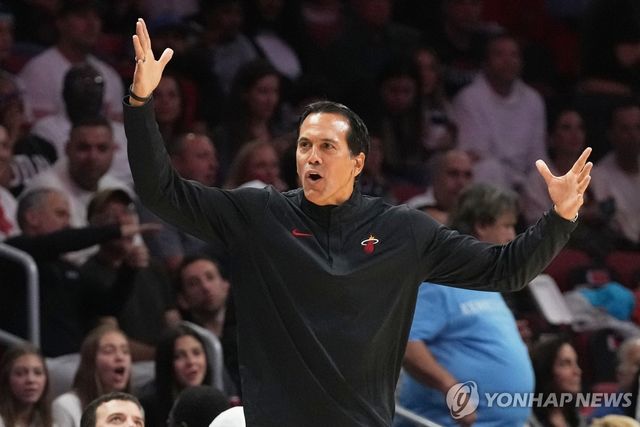 스폴스트라 마이애미 감독