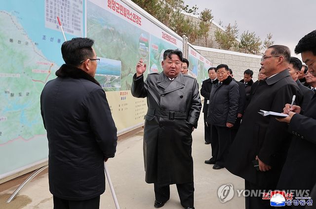 회양군민발전소 준공식에 참석한 김정은 북한 국무위원장