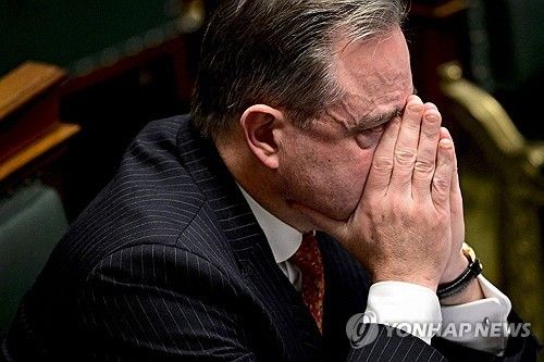 고뇌하는 바르트 더 베버르 벨기에 총리