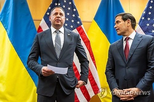 23일 스위스 제네바서 미국 대표단과 협상한 예르마크 비서실장