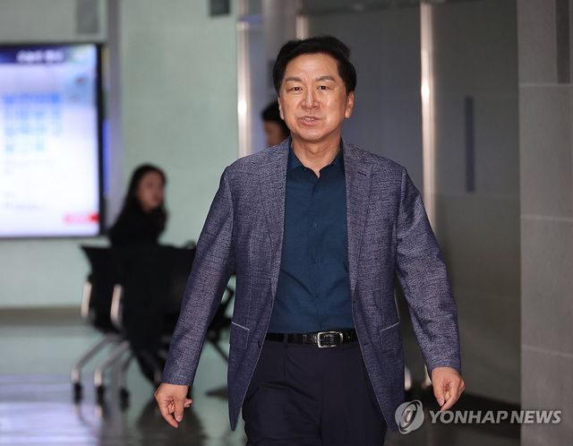 김선교 의원실 향하는 김기현