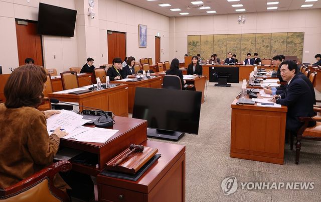 문화체육관광위원회 문화예술법안심사소위원회