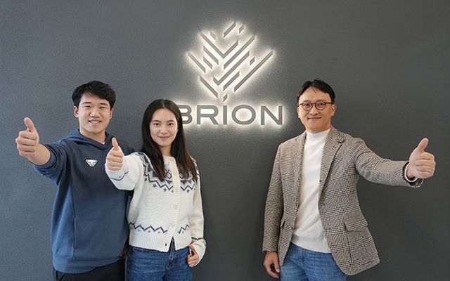 피겨 아이스댄스 권예(왼쪽)-임해나와 브리온컴퍼니 임우택 대표 