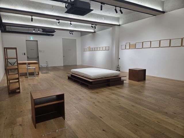 '도널드 저드: 가구' 전시 전경