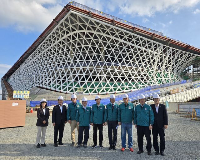 부산시의회 예결특위, 오페라하우스 건설 현장 방문