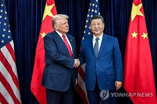 부산 미중정상회담 참석한 도널드 트럼프 미 대통령과 시진핑 중국 국가주석