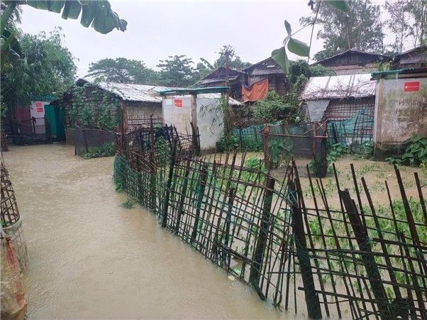 8월 우기 기간에 홍수 피해를 본 방글라데시 로힝야 난민 캠프 