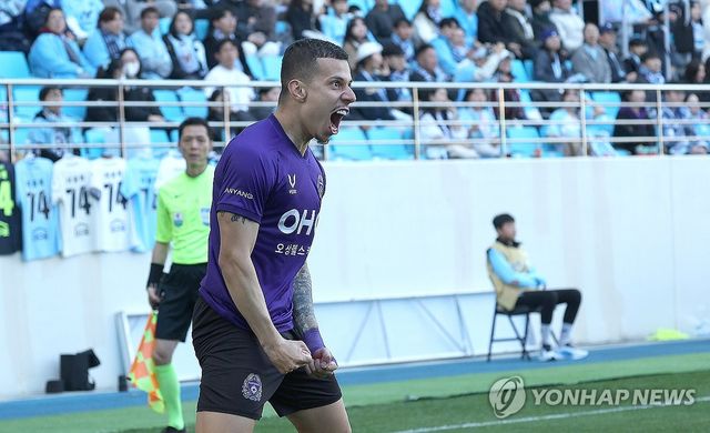 마테우스, 경기 시작 1분 만에 선취골