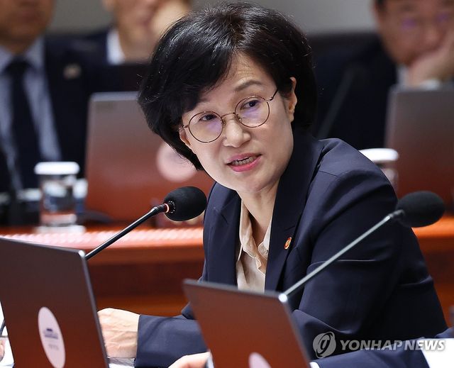 원민경 성평등가족부 장관