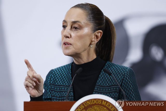4일(현지시간) 정례 기자회견하는 클라우디아 셰인바움 멕시코 대통령