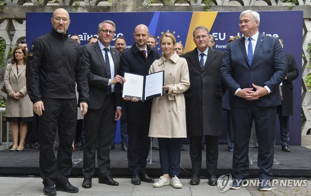 5월 르비우에서 열린 EU-우크라 외무장관 회의