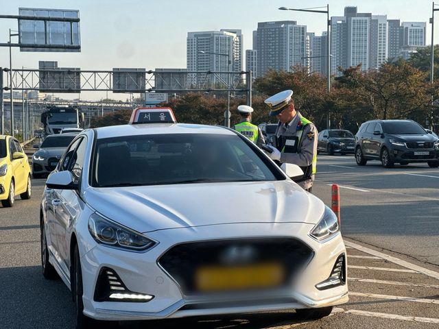동부간선도로에서 교통단속 나선 경찰