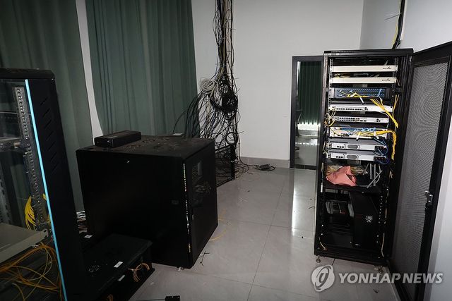 전산장비 흔적 남아있는 캄보디아 범죄단지