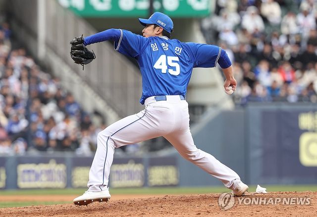 역투하는 임창민