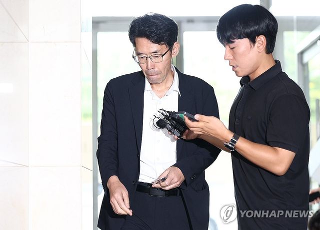 해병특검 향하는 이충면 전 외교비서관