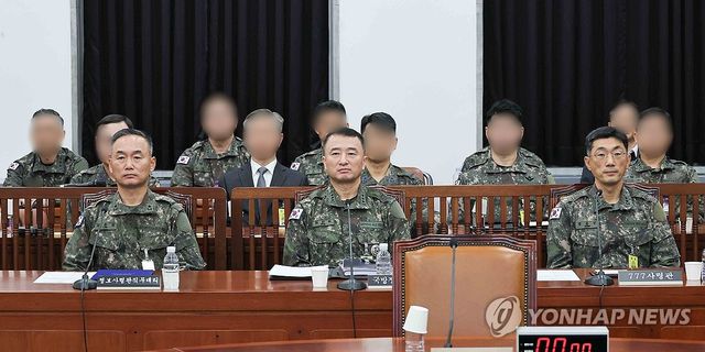 국회 정보위 국정감사 출석한 국방정보본부 관계자들
