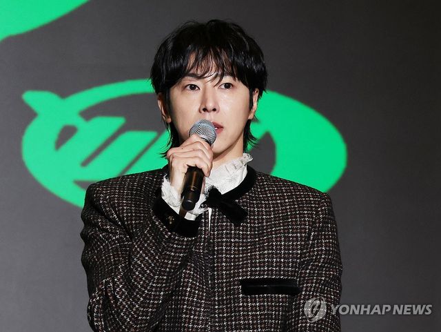 인사말 하는 유노윤호