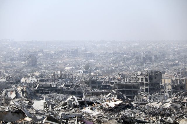 거대한 폐허로 변한 가자시티