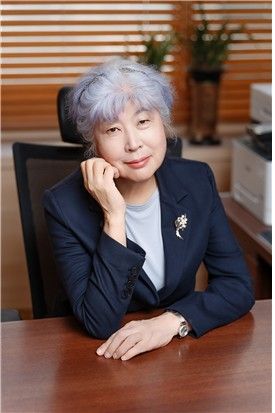 제19회 유영번역상에 전수용 한국문학번역원장