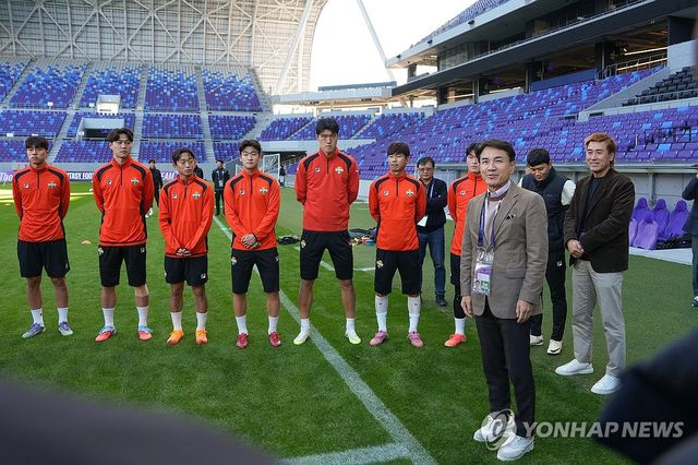 김진태 강원도지사, 아챔 일본 원정 나선 강원FC 선수단 격려
