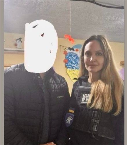 우크라이나 헤르손 방문한 앤젤리나 졸리