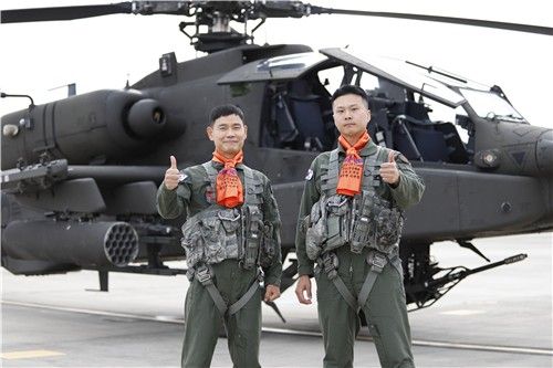 2025년 탑 헬리건 선정된 이대식(좌), 조명환(우) 준위