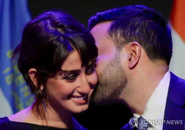 라마 두와지와 조란 맘다니