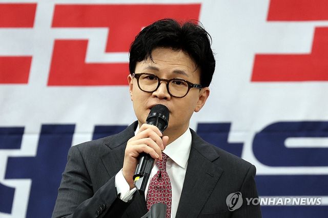 축사하는 한동훈 전 대표