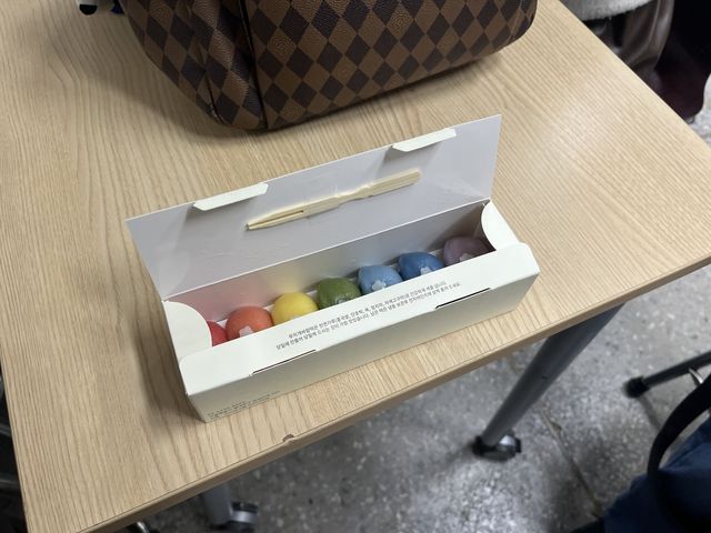 일성여중고, 수험생 격려 떡 전달식