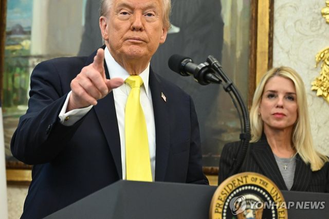 트럼프 미국 대통령과 팸 본디 법무장관