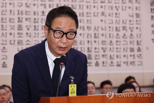 질의에 답하는 김태영 21그램 대표