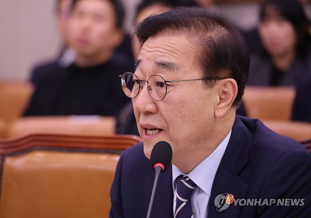 답변하는 김윤덕 국토교통부 장관