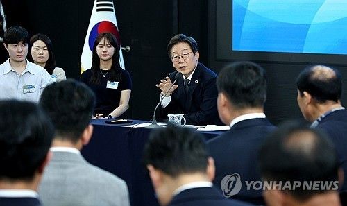 광주전남 타운홀미팅에서 발언하는 이재명 대통령