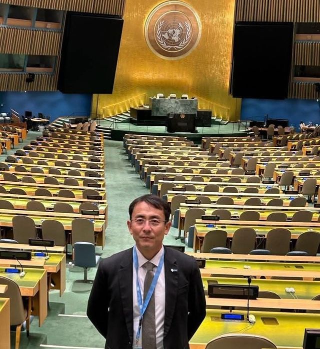 유엔 특별보고관인 영국 요크대 로스쿨의 오보카타 도모야 교수