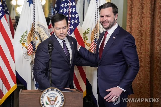 마코 루비오 미 국무장관(왼쪽)과 JD 밴스 미 부통령