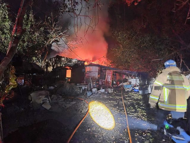 횡성서 주택화재…노부부 사망