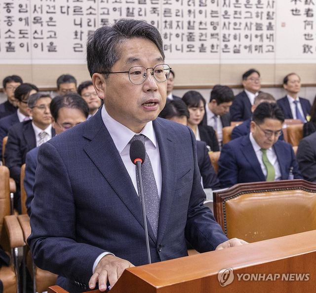 노만석 검찰총장 직무대행 기관 업무 보고