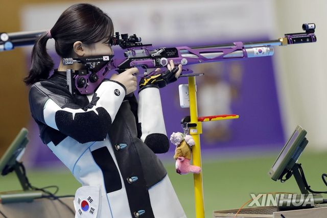 카이로 사격 세계선수권대회에서 조준하는 반효진