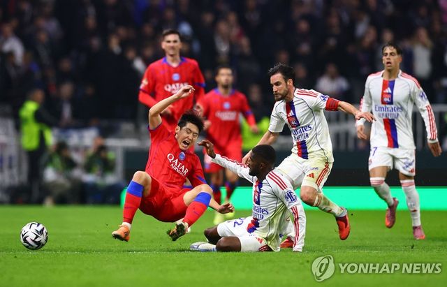 PSG와 리옹의 경기 모습.
