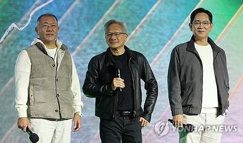 무대 오른 젠슨 황-이재용-정의선