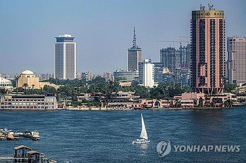 나일강을 낀 이집트 수도 카이로