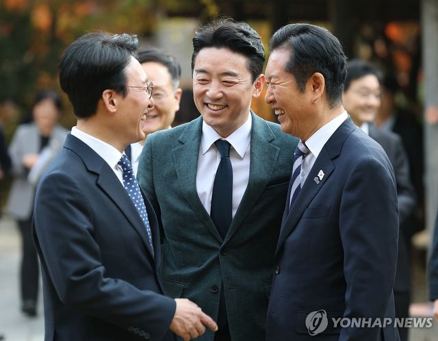 한자리에 모인 당-정-대