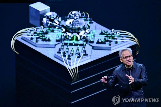 지난 10월 '엔비디아 GTC' 행사에서 발표하는 젠슨 황 CEO
