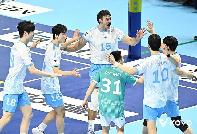 득점 후 기뻐하는 대한항공