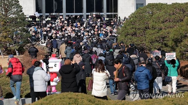 국회로 모이는 시민들