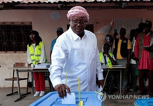 쿠데타로 축출된 우마로 시소코 엠발로 기니비사우 대통령
