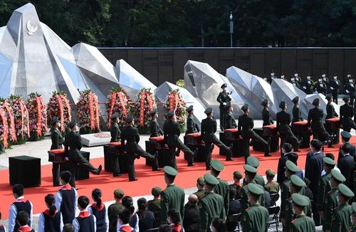 한국이 인도한 중국군 유해 안장의식