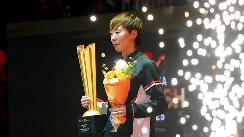 세계 1위 쑨잉사 꺾고 중국 스매시 우승한 왕만위